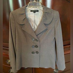 Anne Klein gray double breasted suit - size 4